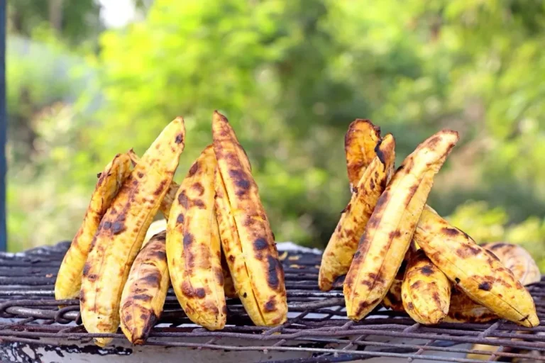 Ghana Street Food: How to Eat Safely & What to Try (2026)