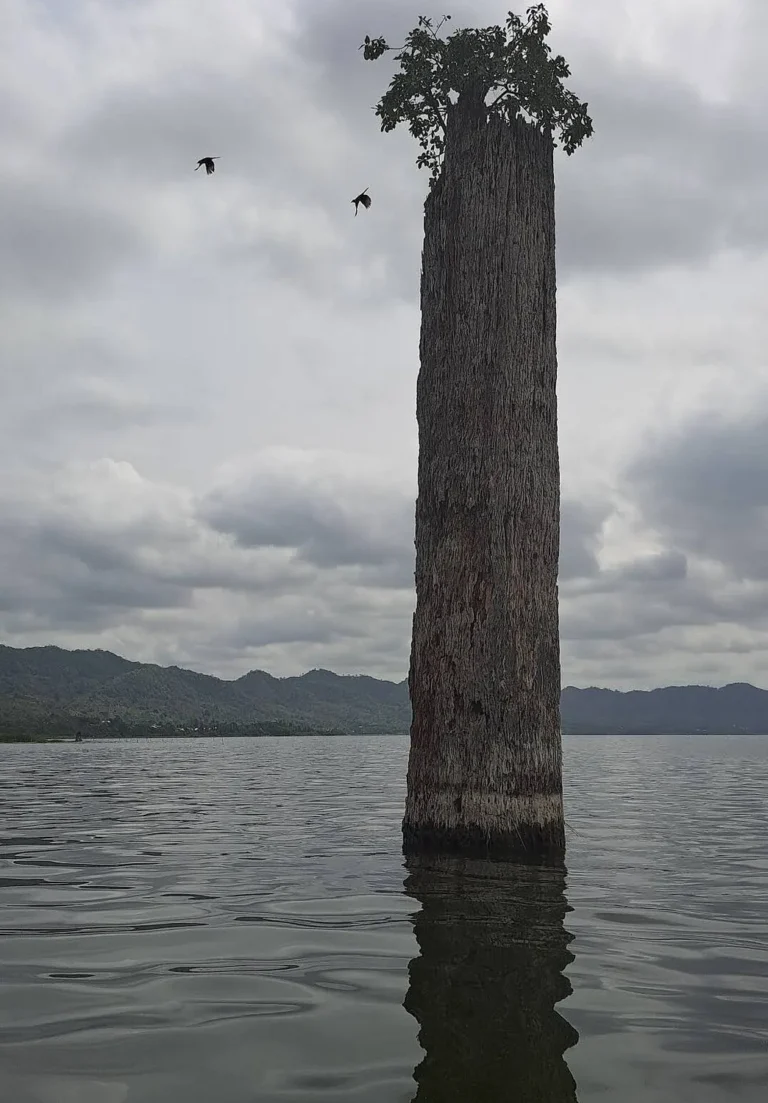 Lake Bosomtwe — Ghana