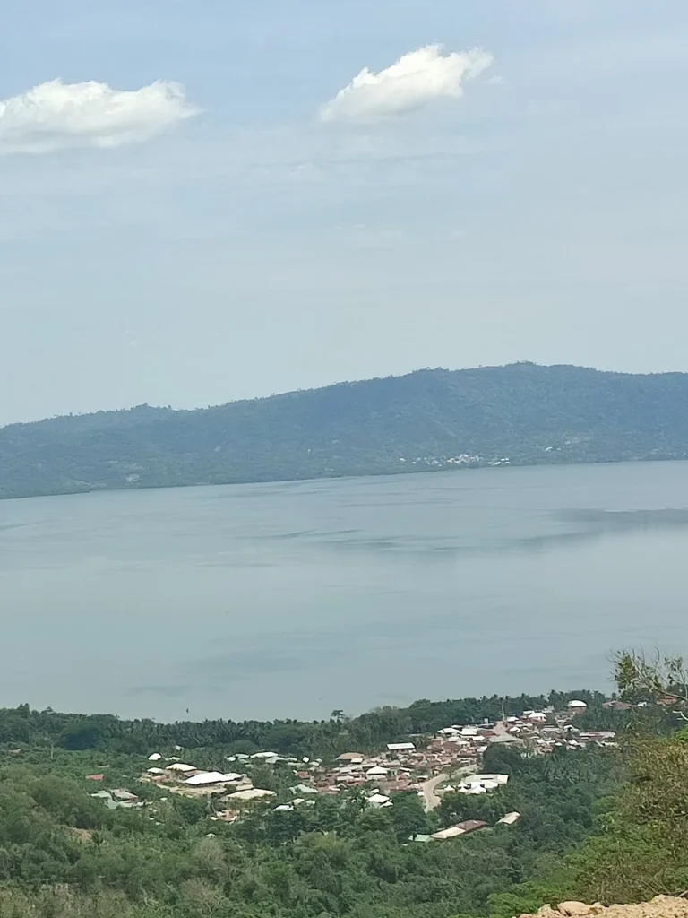 Lake Bosomtwe — Ghana
