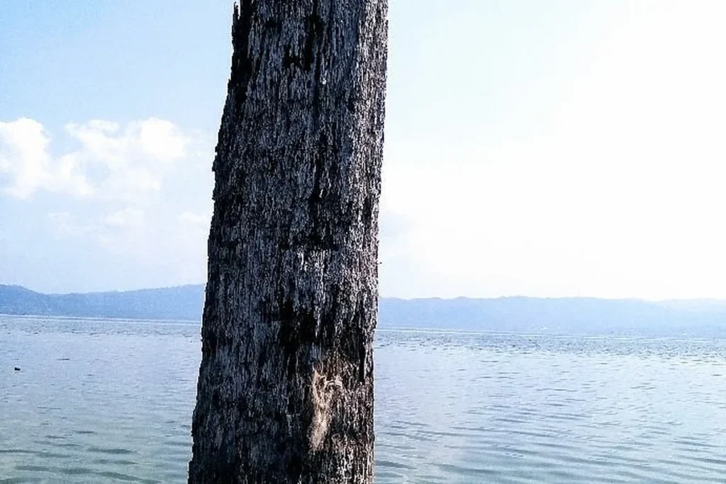 Lake Bosomtwe — Ghana